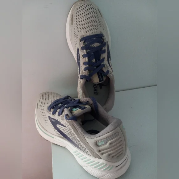 Brooks Adrenaline GTS 22 Running Shoes in Alloy Grey Purple Teal Sz 7 Women - Picture 8 of 9